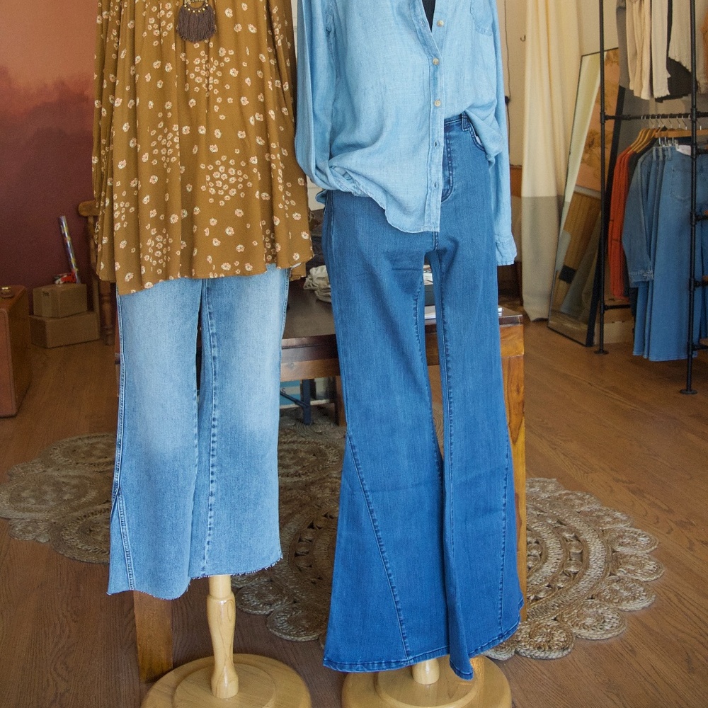 bell bottom jeans// 31 - Picture 6 of 7